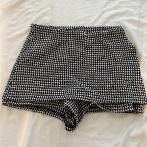 Houndstooth Black and White Women's Skort